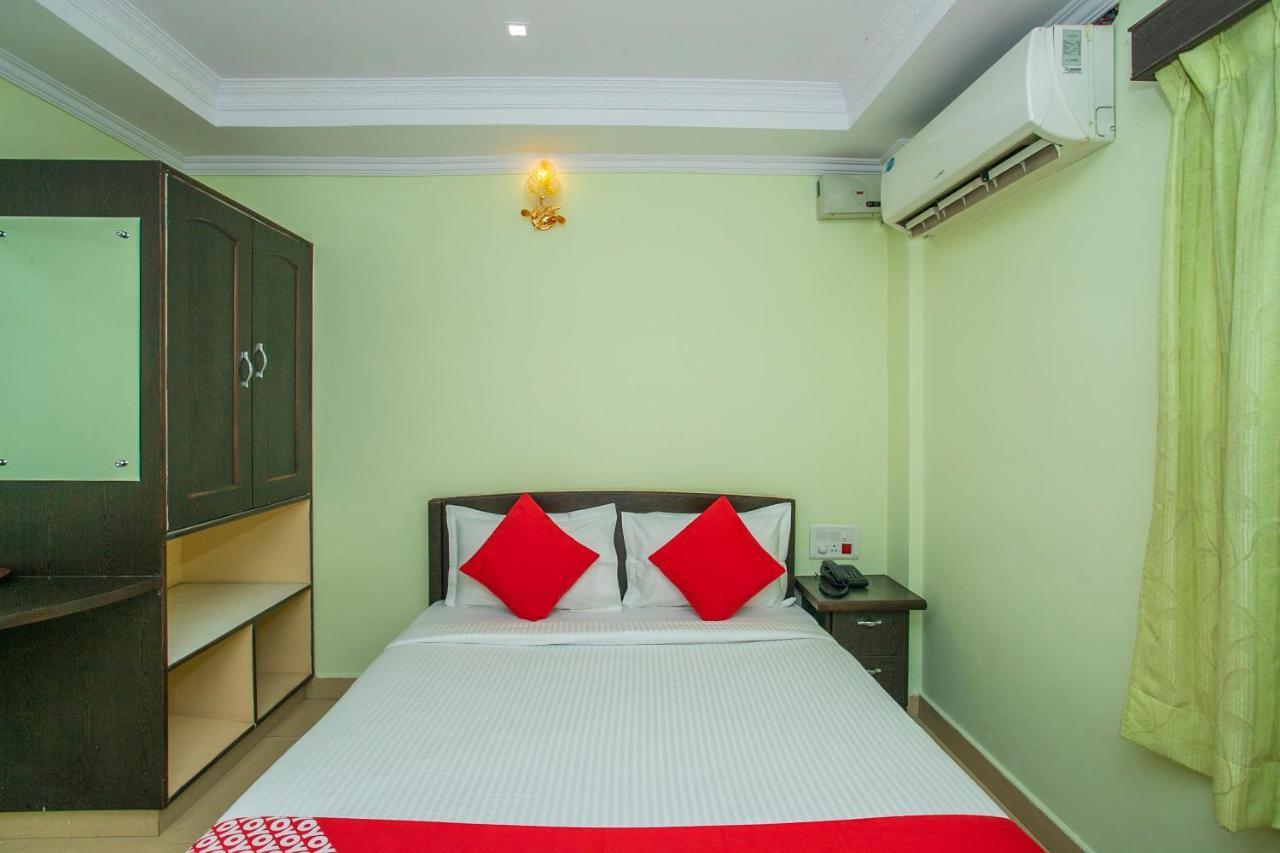 Oyo 25121 Bns Lodge Bangalore Exterior photo