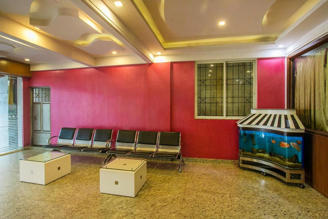 Oyo 25121 Bns Lodge Bangalore Exterior photo