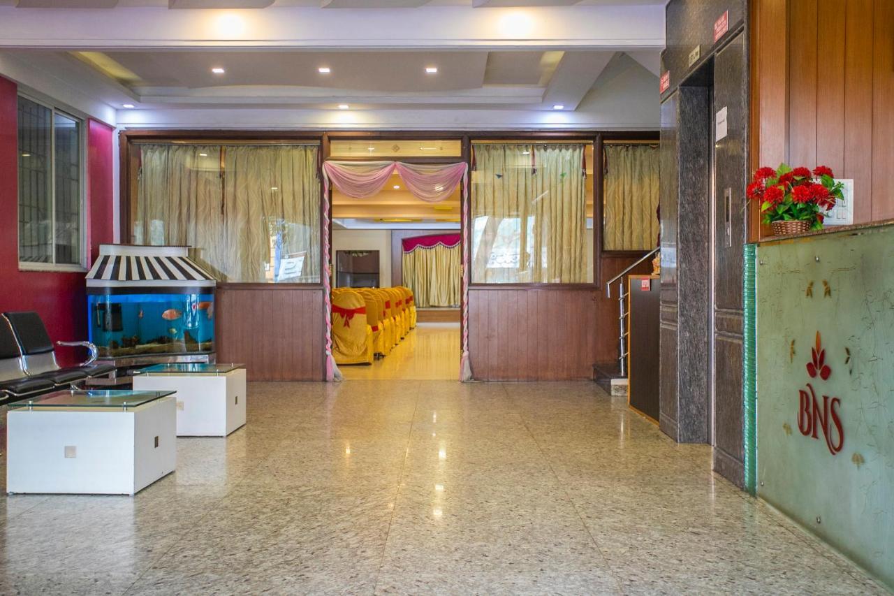 Oyo 25121 Bns Lodge Bangalore Exterior photo